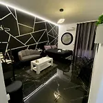 Syrakousai Prestige 게스트하우스 4*